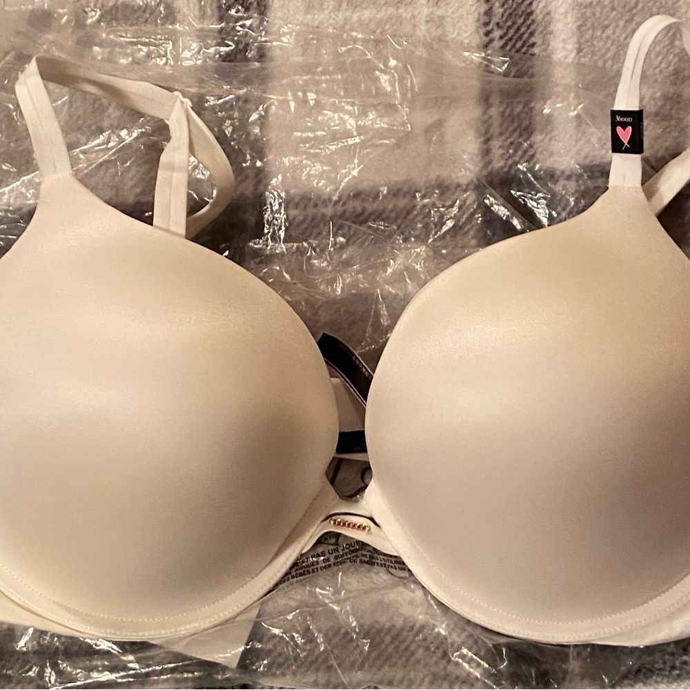 Victoria’s Secret Plunge